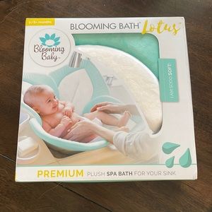 Baby bath plush
